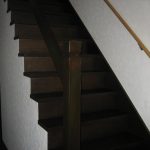 階段　玄関より撮影
