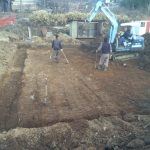 基礎工事開始、べた基礎床掘り状況。